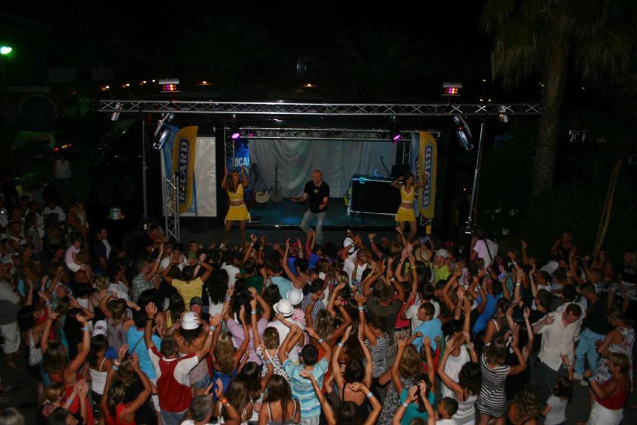 Vias-Plage Camping Les Salisses Quality Holidays Bagian luar foto