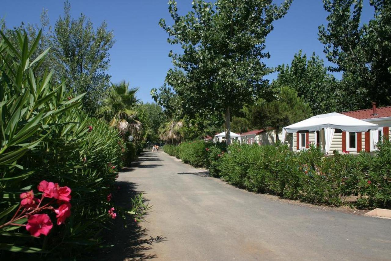 Vias-Plage Camping Les Salisses Quality Holidays Bagian luar foto