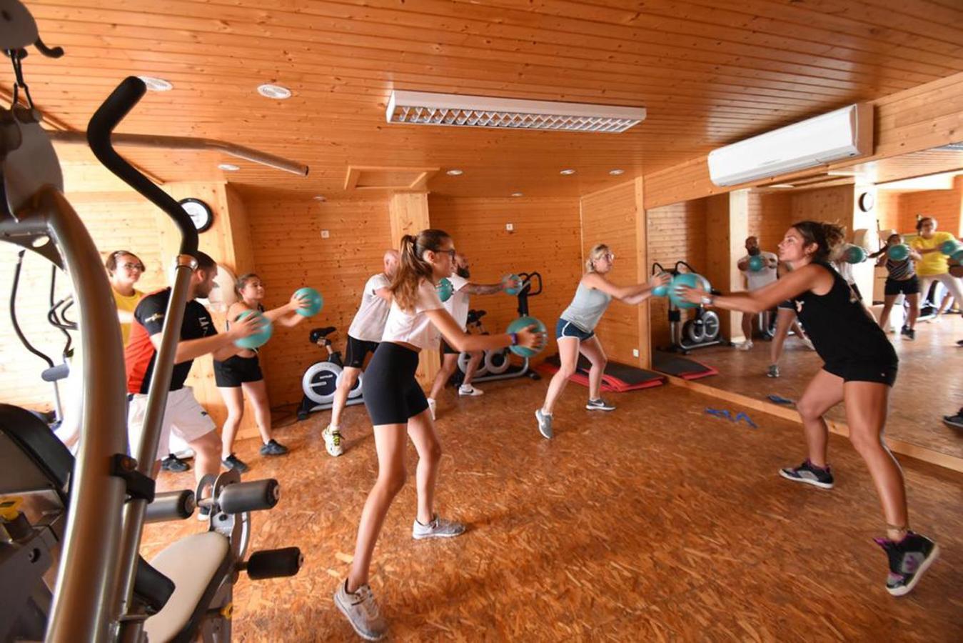 Vias-Plage Camping Les Salisses Quality Holidays Bagian luar foto
