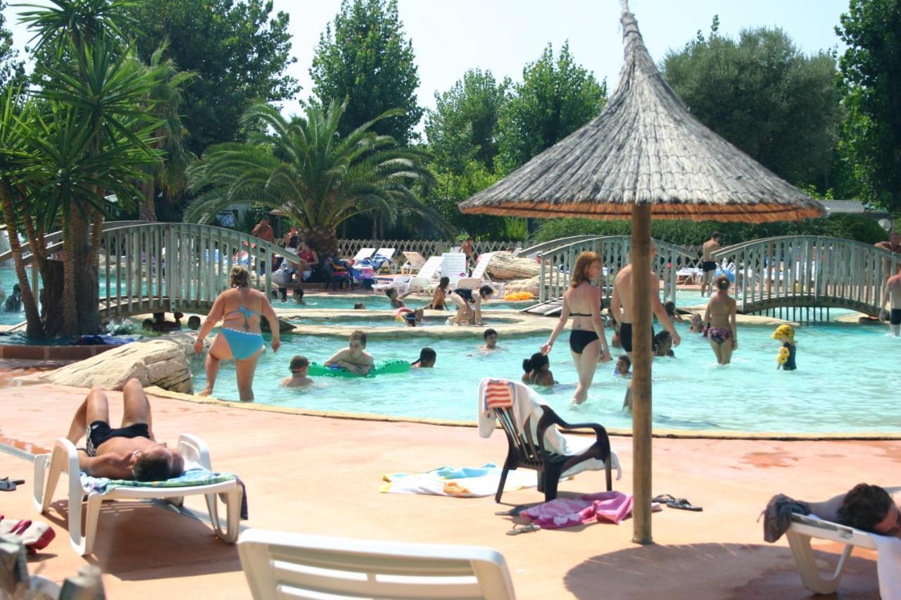 Vias-Plage Camping Les Salisses Quality Holidays Bagian luar foto