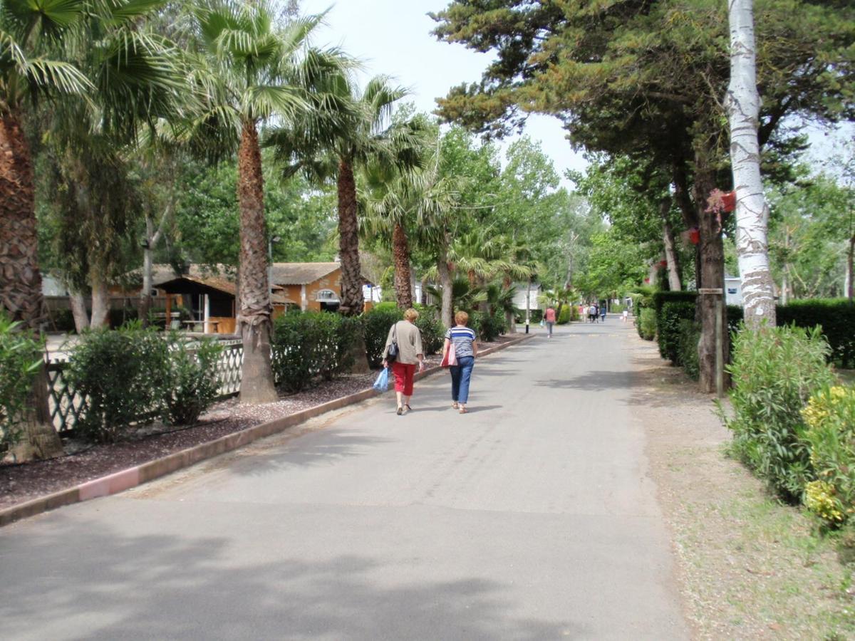 Vias-Plage Camping Les Salisses Quality Holidays Bagian luar foto