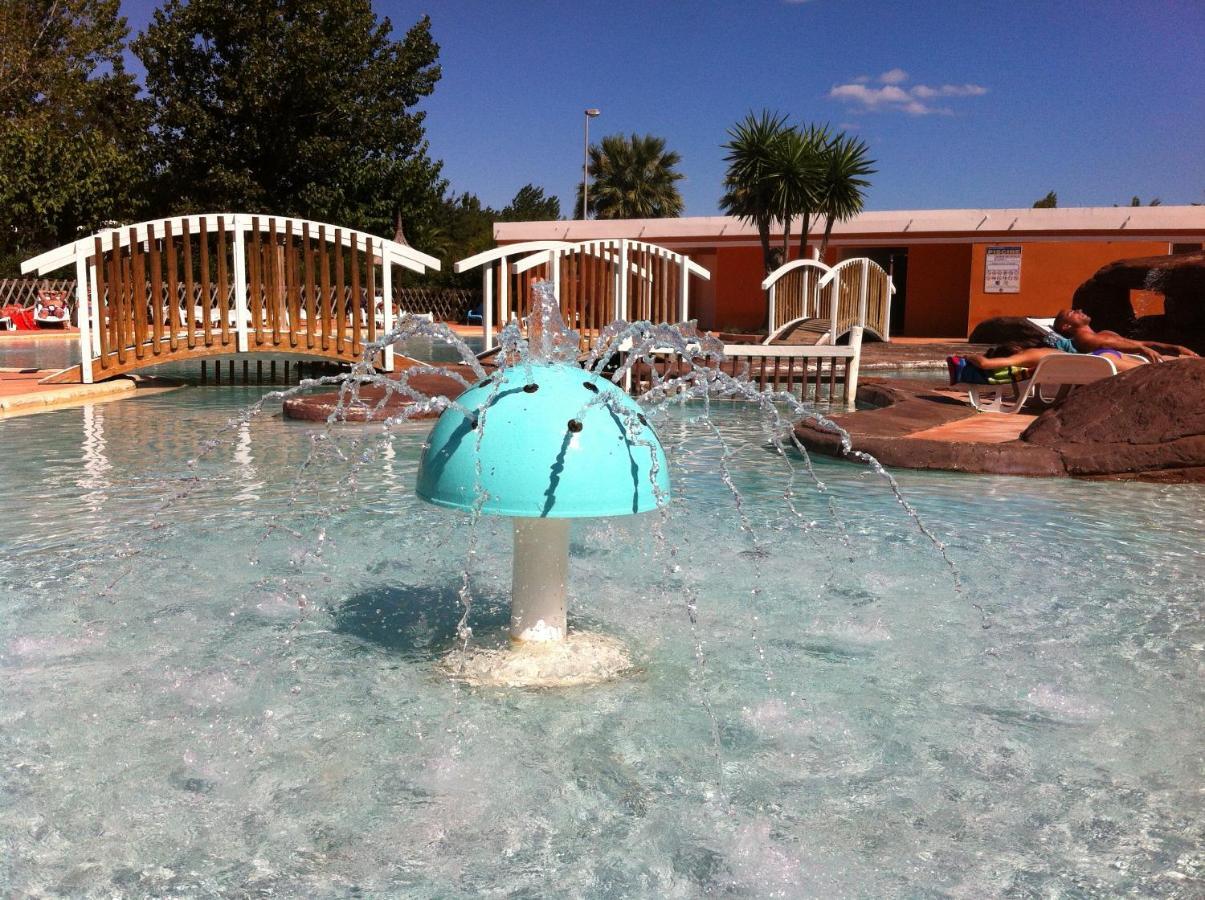 Vias-Plage Camping Les Salisses Quality Holidays Bagian luar foto